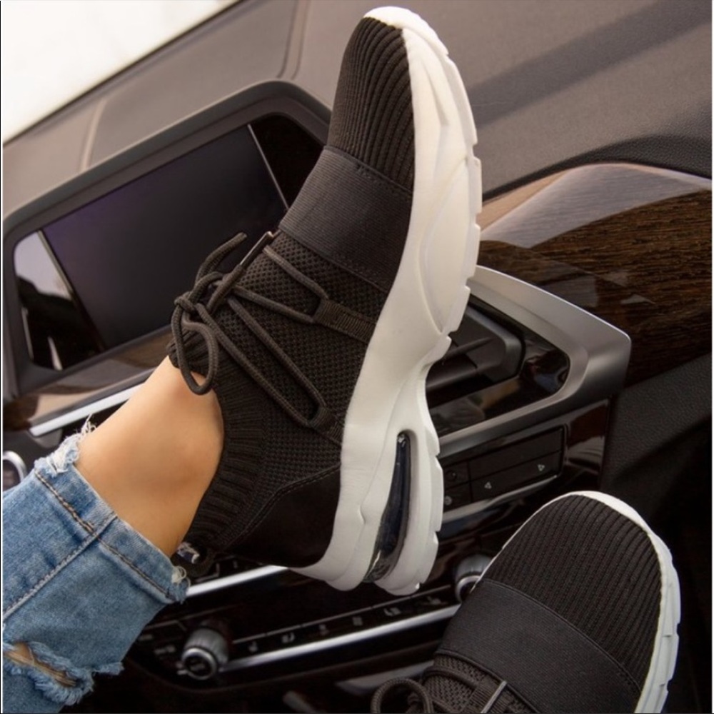 Qupid black white tennis shoes size 9 worn once